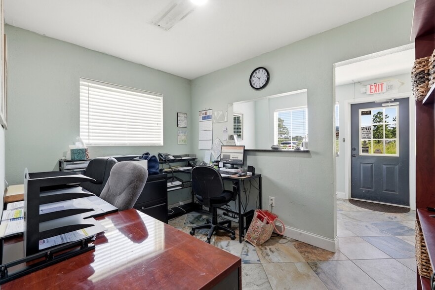 More Photos Of 864 Kingswood Dr, Conway Flex For Sale