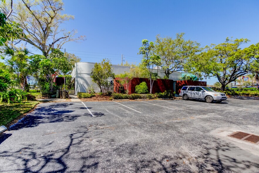 More Photos Of 7603 Seminole Blvd, Seminole Medical For Sale