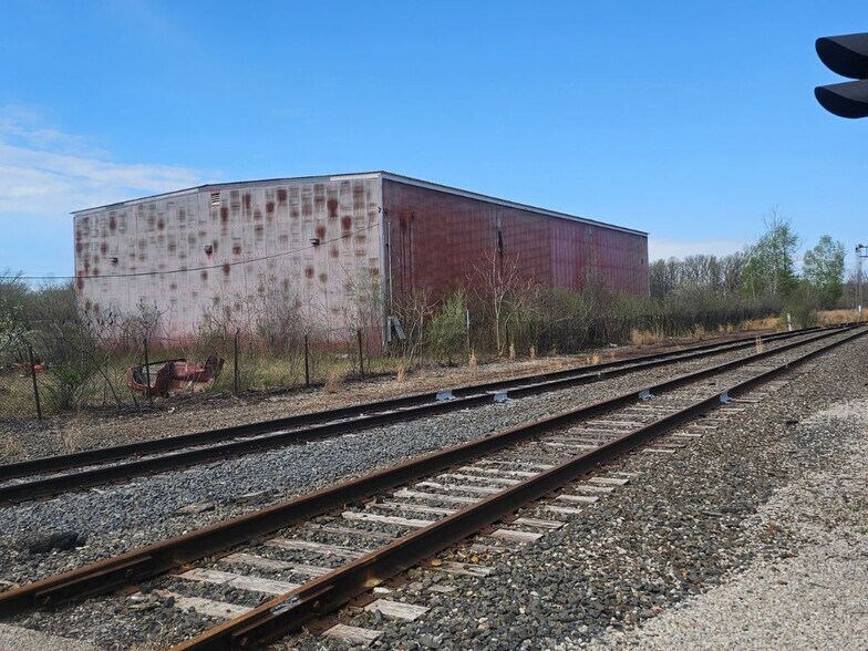 More Photos Of 1015 30th St, Ashtabula Distribution For Sale