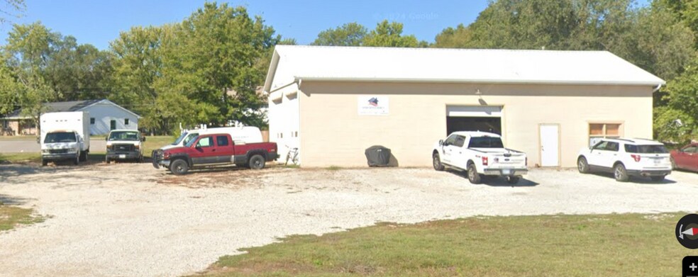 More Photos Of 704 S Metcalf Rd, Louisburg Warehouse For Sale