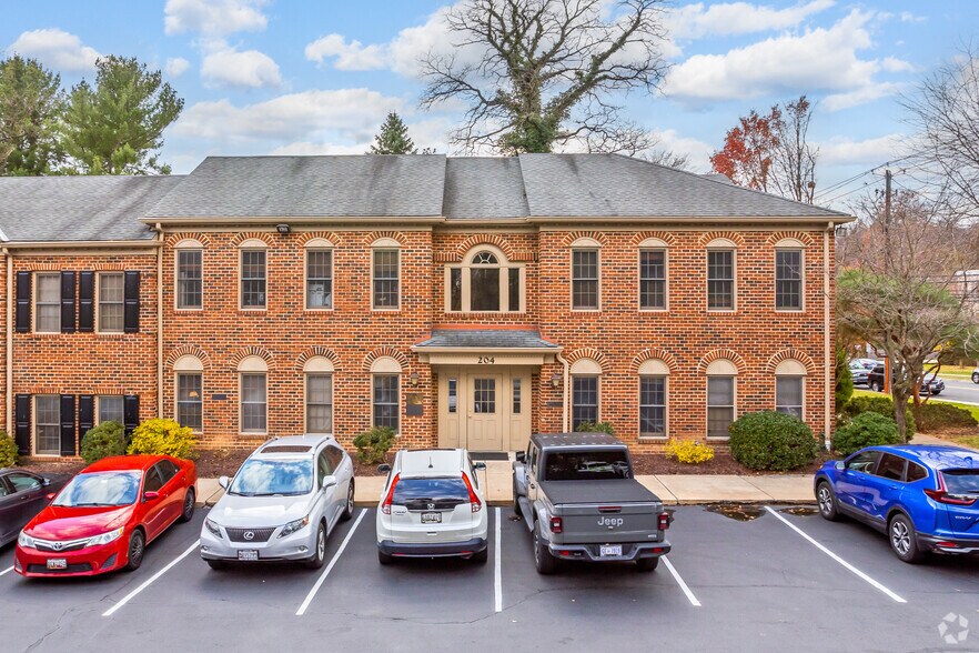 More Photos Of 204 Monroe St, Rockville Office For Sale