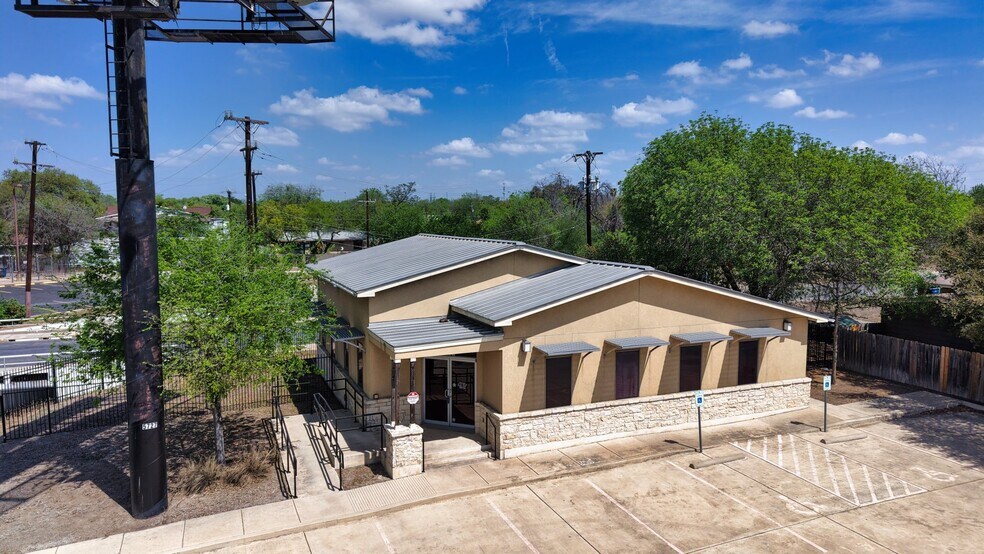 More Photos Of 5727 W I-10 Fwy, San Antonio Office For Lease