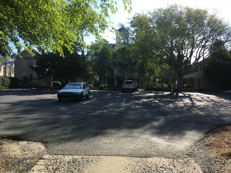 More Photos Of 635 E Bay St, Charleston Office Residential For Lease