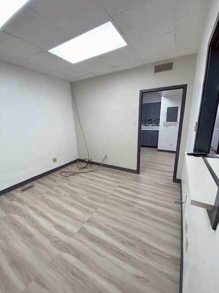 More Photos Of 3165 Myrtle Ave, Granite City Medical For Sale