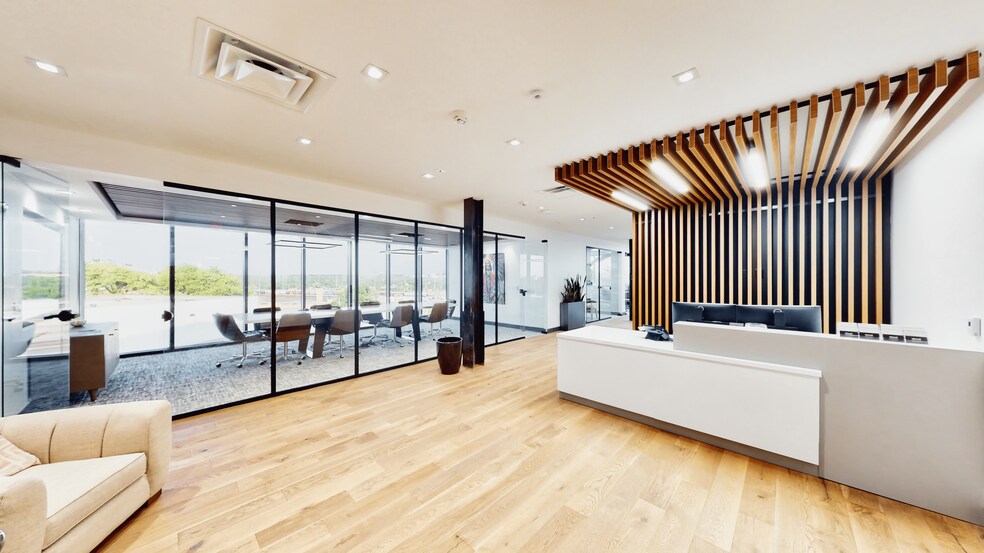 More Photos Of 3909 Hulen St, Fort Worth Office For Lease