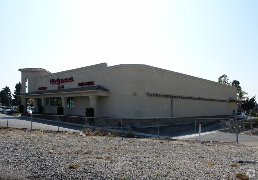 More Photos Of 2303 E Vineyard Ave, Oxnard General Retail For Sale