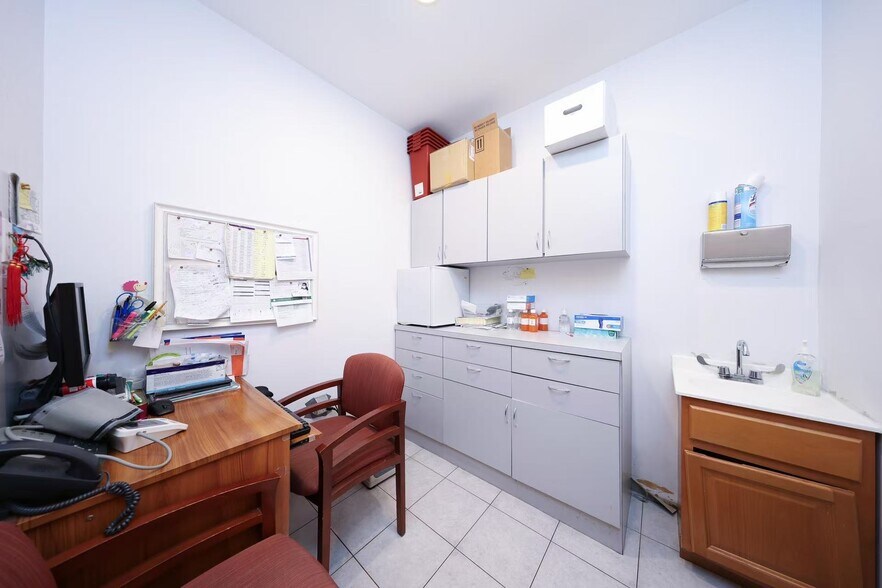 More Photos Of 829 57th St, Brooklyn Storefront Retail Office For Sale