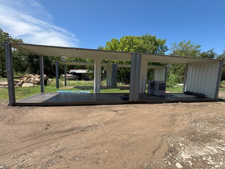 More Photos Of Lease 870 N Preston Road, Celina Garden Center For Lease