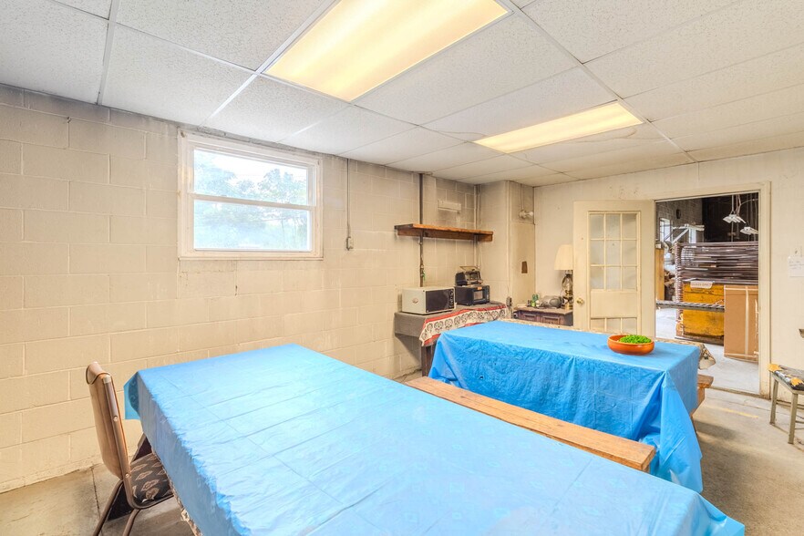 More Photos Of 55-57 Mark Dr, Delmont Light Manufacturing For Lease