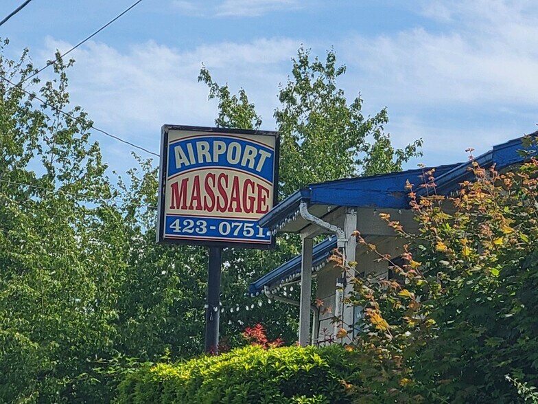 More Photos Of 11608 Airport Rd, Everett Office For Sale