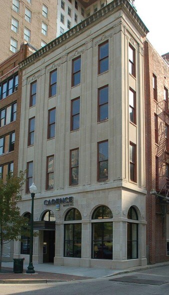 More Photos Of 119 S Court Ave, Memphis Storefront Retail Office For Sale