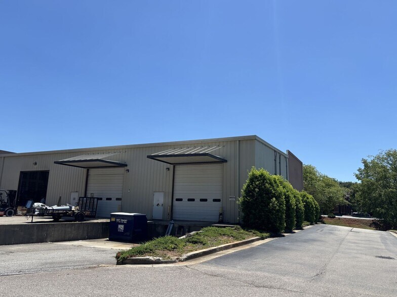 More Photos Of 73 Enterprise Dr, Pendergrass Warehouse For Lease
