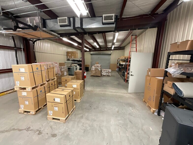 More Photos Of 1111 Anchor Rd, Angleton Light Distribution For Lease