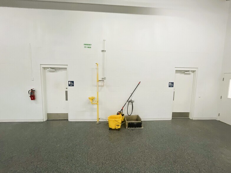 More Photos Of 2291 Traversefield Dr, Traverse City Manufacturing For Lease