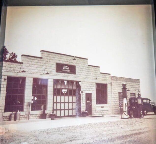 More Photos Of 991 N Main St, Kewanna General Retail For Sale