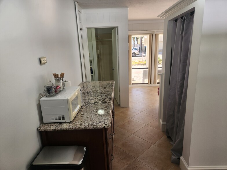 More Photos Of 2501 Gulf Dr N, Bradenton Beach, Bradenton Beach Storefront Retail Residential For Sale