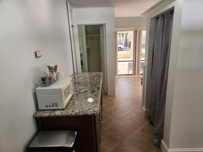 More Photos Of 2501 Gulf Dr N, Bradenton Beach, Bradenton Beach Storefront Retail Residential For Sale