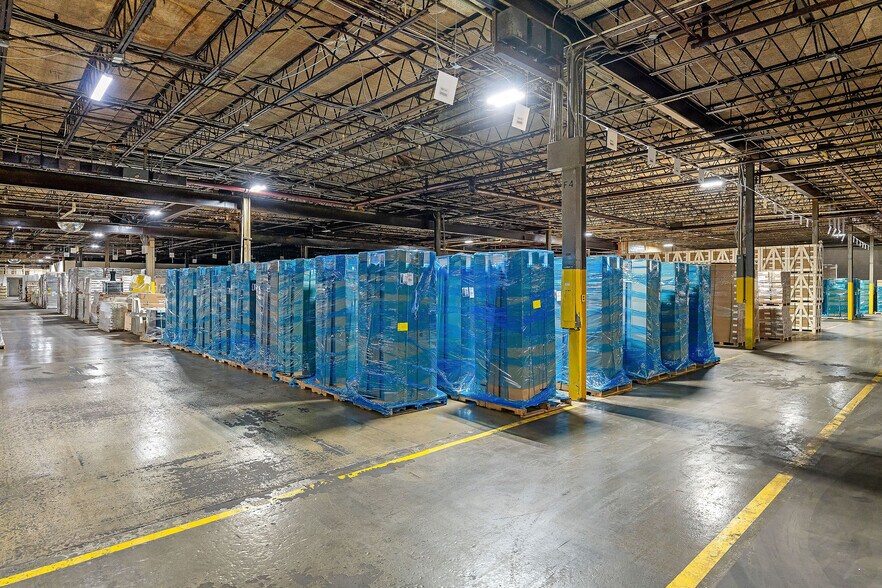 More Photos Of 204 Red Rd, McMinnville Warehouse For Sale