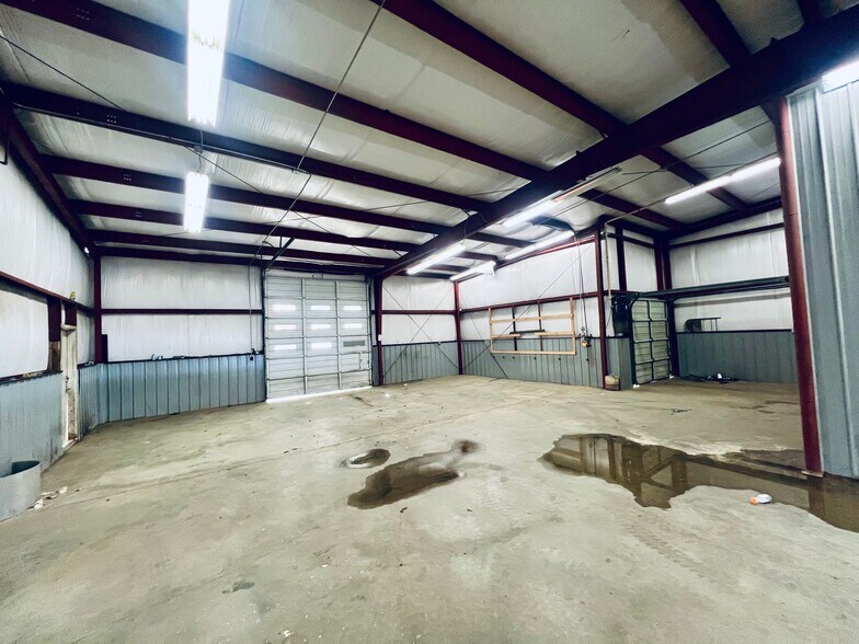 More Photos Of 504 N 2nd St, Booneville Auto Repair For Sale