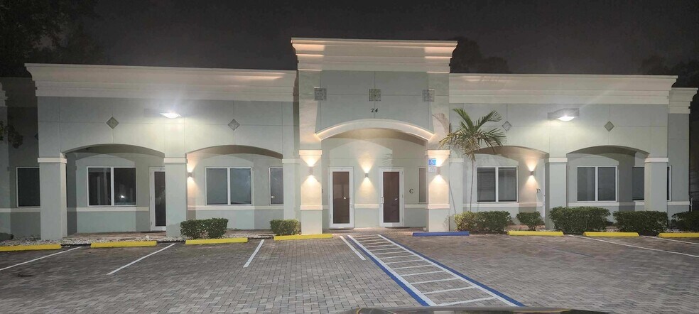 More Photos Of 24 SW 10th St, Fort Lauderdale Office Residential For Lease