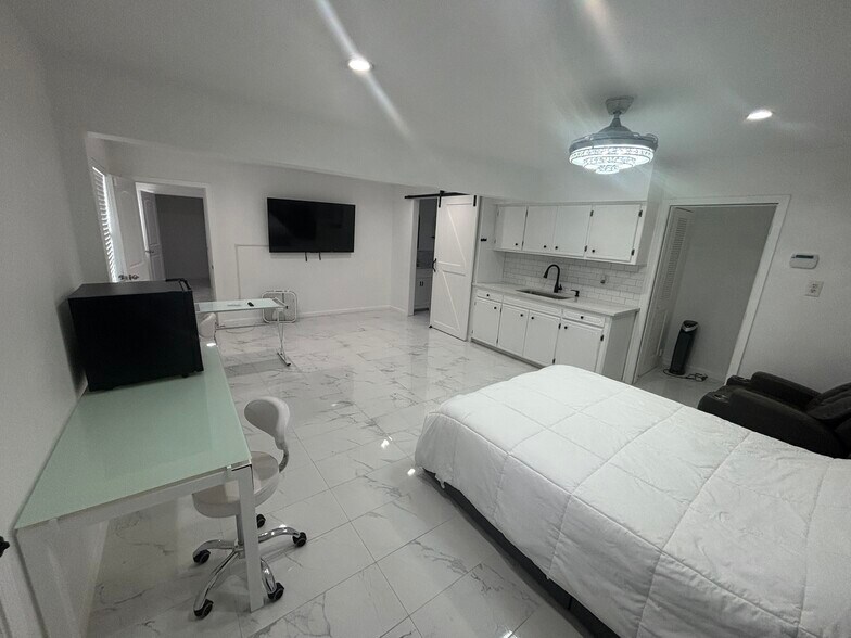 More Photos Of 4905-4907 E Nasa Pky, Seabrook Office Residential For Sale