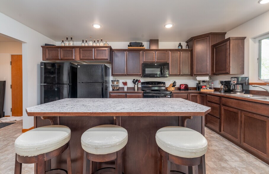 More Photos Of 400 JS Dr, Craig Flex For Sale