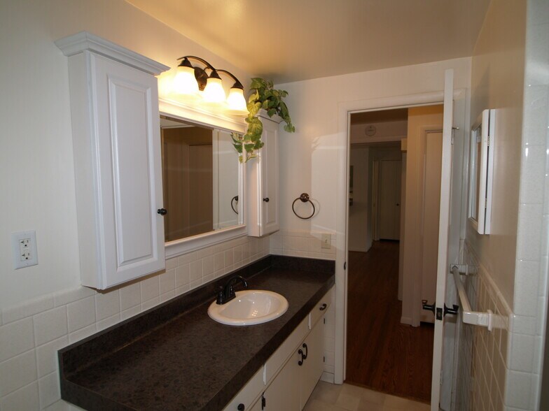 1530 Wehrle Dr, Williamsville, NY 14221 Apartments For Sale