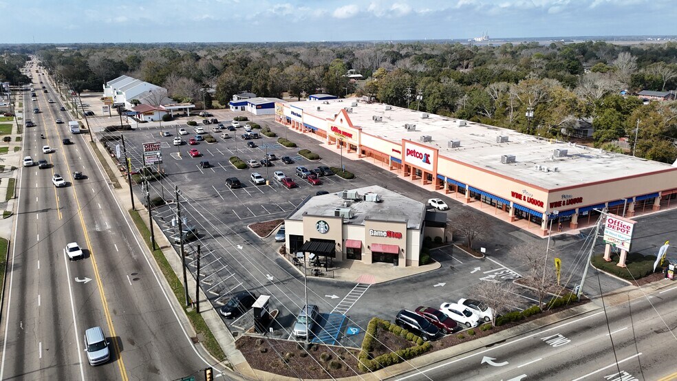 More Photos Of 2404 Pass Rd, Biloxi Freestanding For Lease