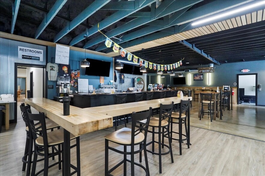 More Photos Of 985 Baltimore Pike, Gettysburg Storefront For Sale