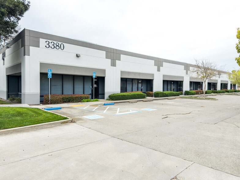 More Photos Of 3380 Industrial Blvd, West Sacramento Unknown For Lease