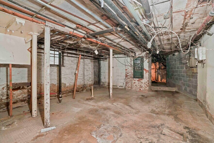 More Photos Of 1670 Putnam Ave, Ridgewood Apartments For Sale