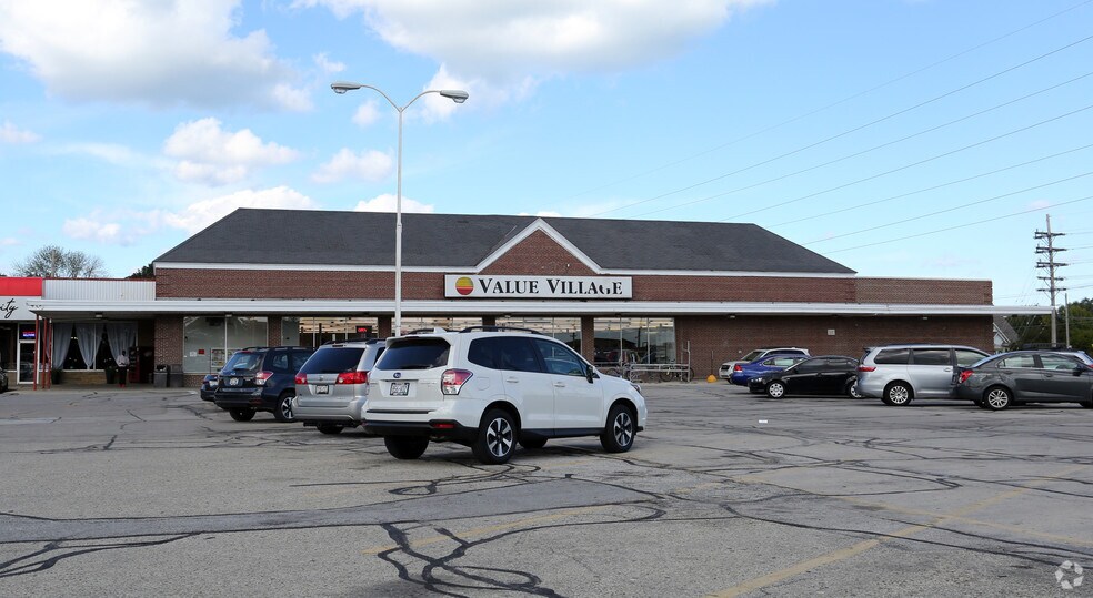 More Photos Of 3050-3090 E Layton Ave, Milwaukee Unknown For Lease