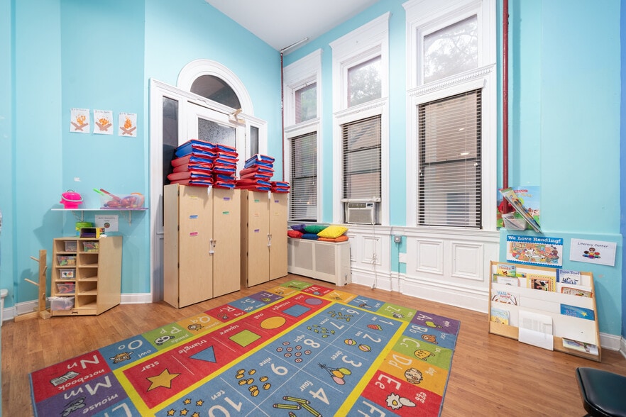 More Photos Of 1 Newark St, Hoboken Loft Creative Space For Lease