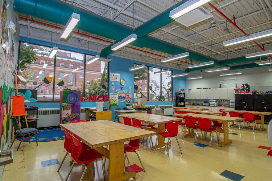 More Photos Of 1511 Madison Ave, Toledo Schools For Sale