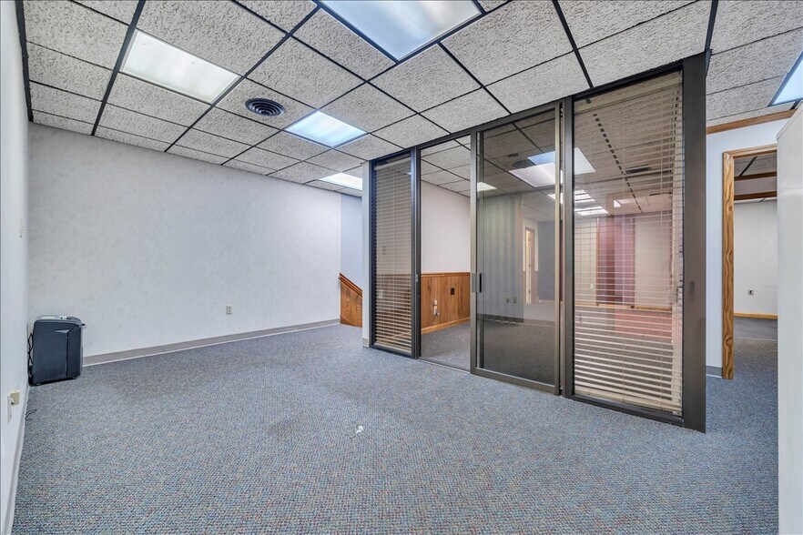 More Photos Of 356-358 Campbell Ave NW, Roanoke Office For Sale
