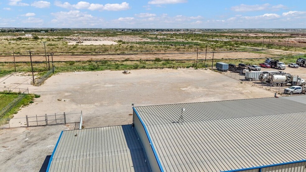 More Photos Of 10714 W County Road 72, Midland Warehouse For Lease