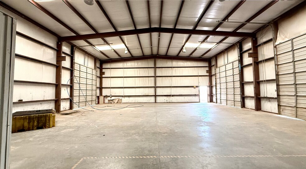 More Photos Of 12920 Tx 191 Frontage Unit 8 rd, Midland Flex For Lease