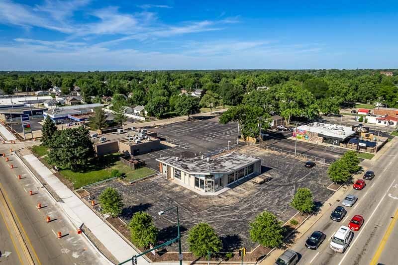 More Photos Of 5818 N 2nd St, Loves Park Auto Dealership For Sale