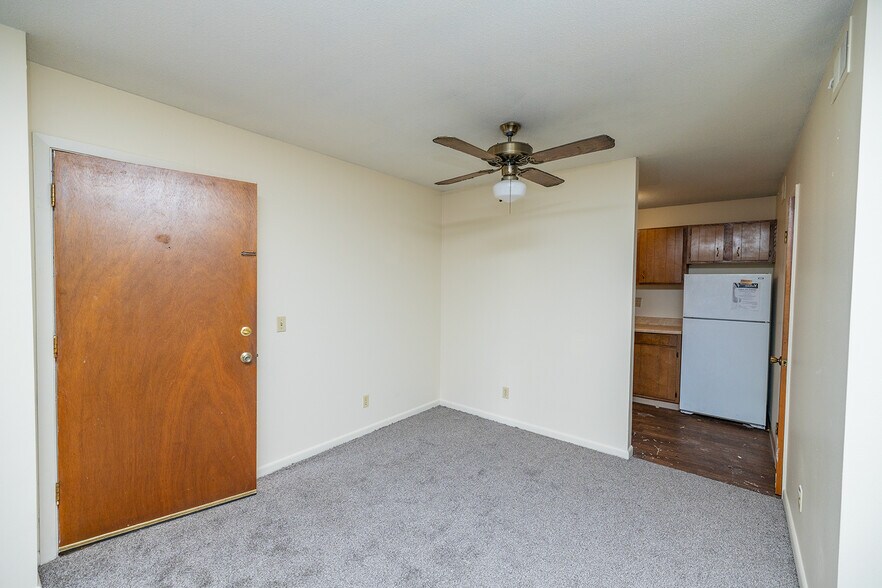 More Photos Of 2520 E Lincoln St, Wichita Apartments For Sale