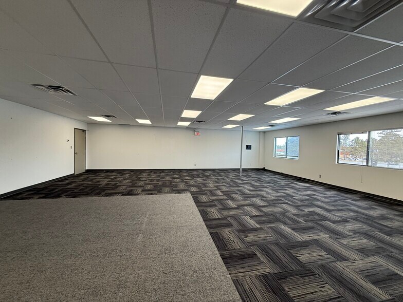 More Photos Of 38 Antares Dr, Ottawa Light Distribution For Lease