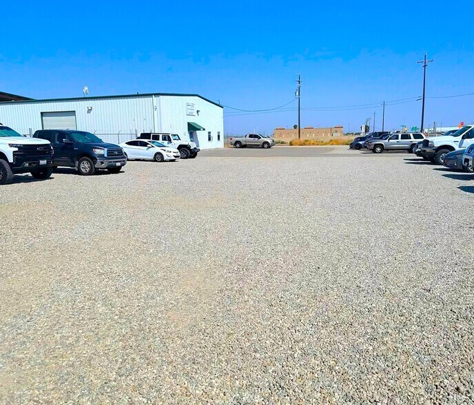 More Photos Of 13547 BV Lake Ct, Bakersfield Warehouse For Sale