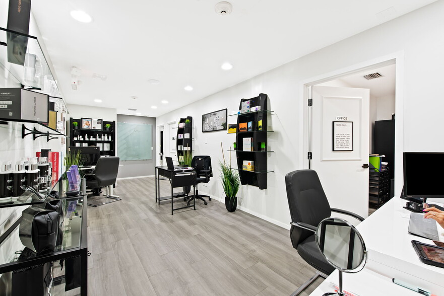 More Photos Of 825-875 Meadows Rd, Boca Raton Medical For Lease