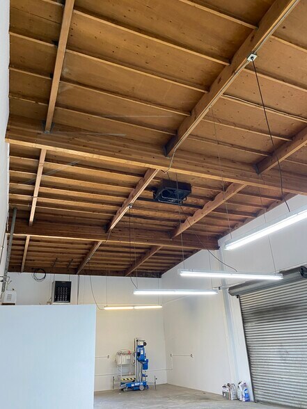 More Photos Of 2395 Monument Blvd, Concord Showroom For Sale