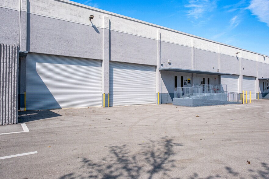 More Photos Of 1352-1382 NW 78th Ave, Doral Unknown For Lease