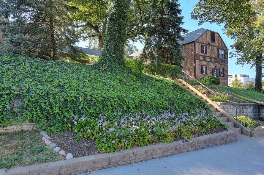 More Photos Of 816 N 36th St, Omaha Apartments For Sale