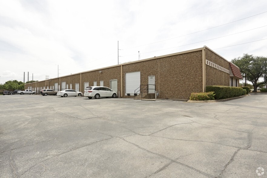 More Photos Of 820-876 N Glenville Dr, Richardson Research And Development For Lease