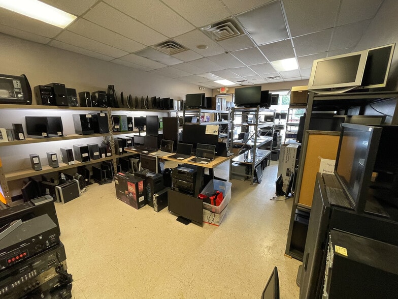 More Photos Of 2700-2728 Cleveland Ave SW, Canton General Retail For Sale