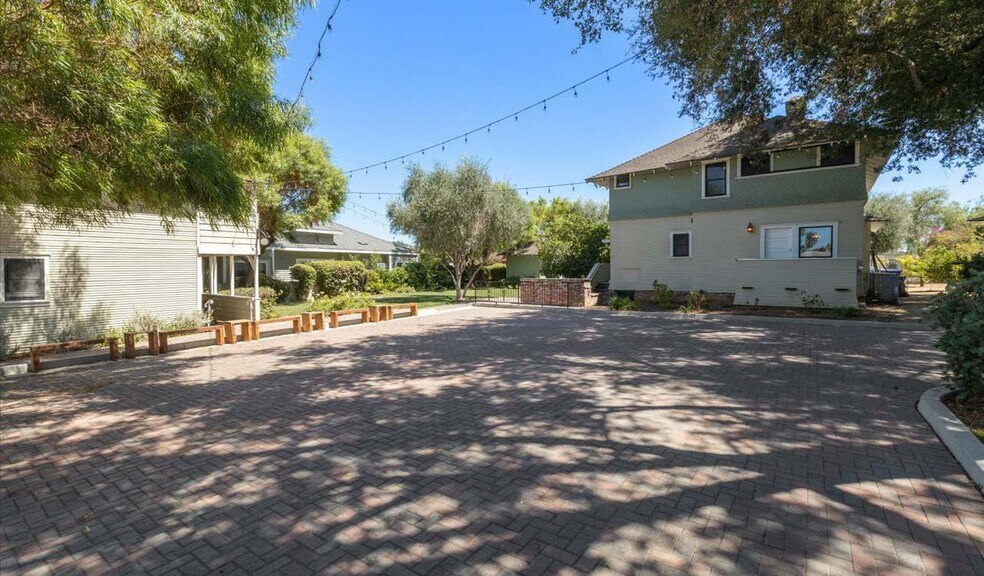 More Photos Of 136-140 W 3rd Ave, Escondido Office For Lease