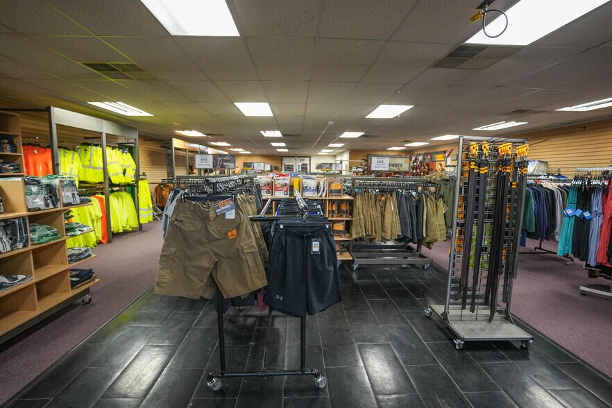 More Photos Of 418 Delaware Ave, Palmerton Storefront For Sale