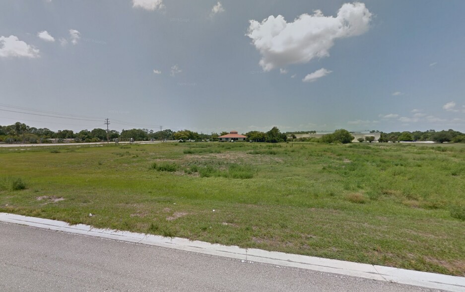 More Photos Of 18730 Del Tura Plaza Ln, North Fort Myers Land For Sale